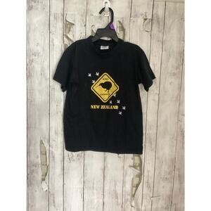 New Zeland Kiwi Crossing Graphic Short Sleeve Tee for Boys Size 6